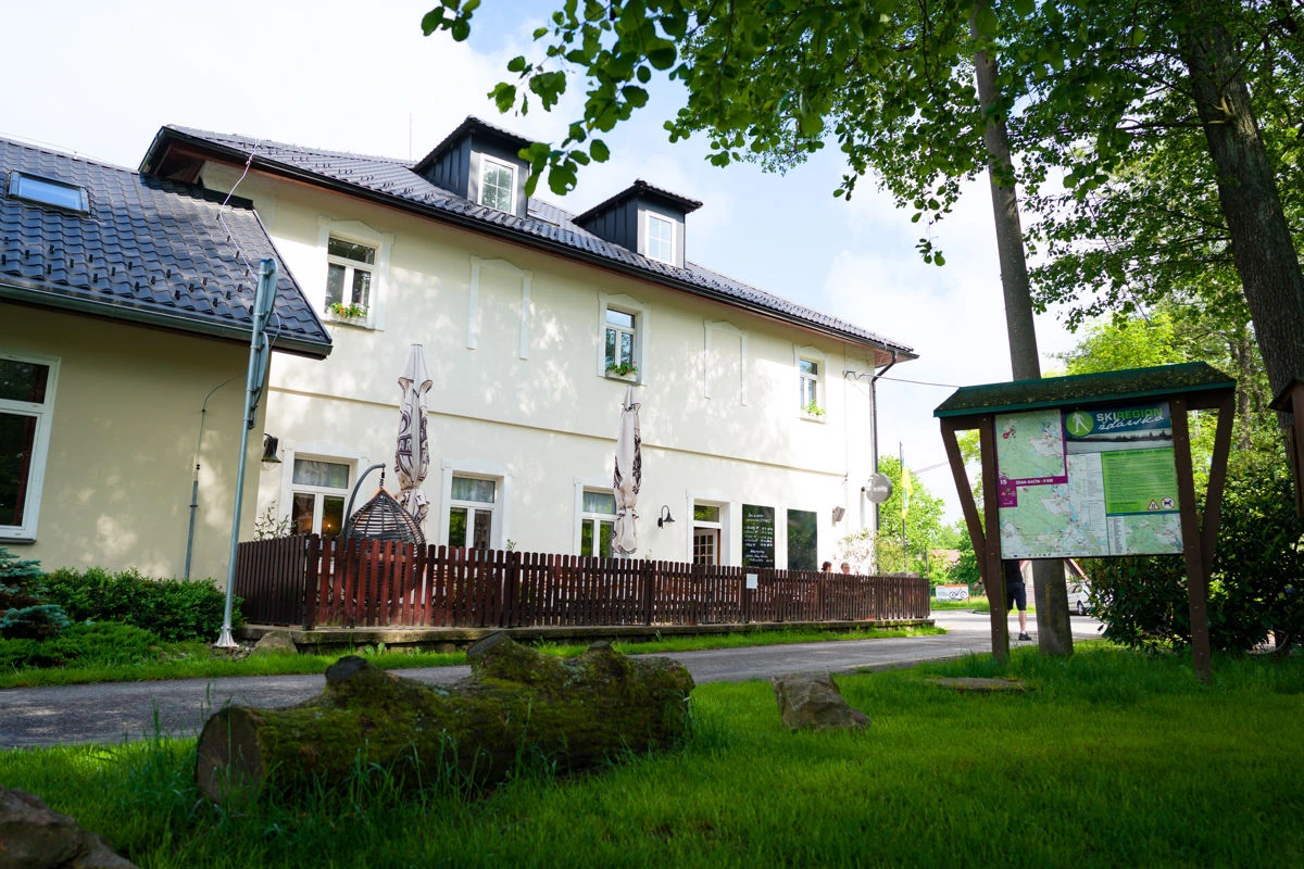 Hotel Leopold, Račín