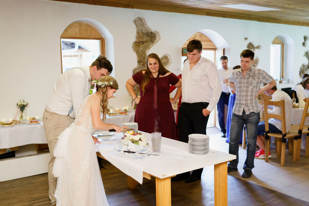 Krájení dortu, svatba